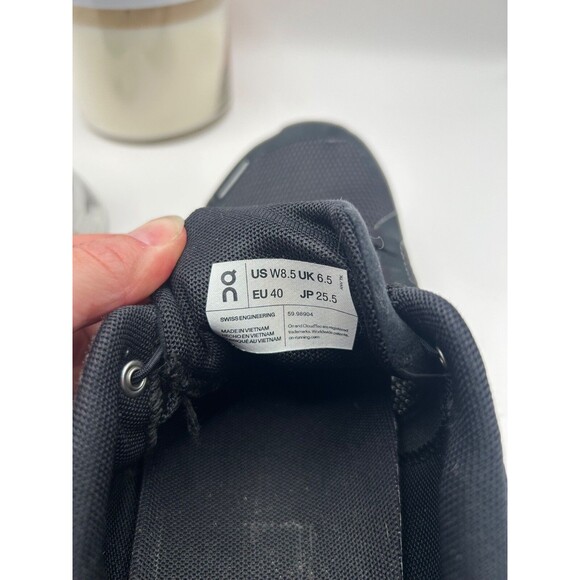 On Cloud 5 Running Shoes Black White Women’s Size 8.5 Elastic Laces - Picture 8 of 8